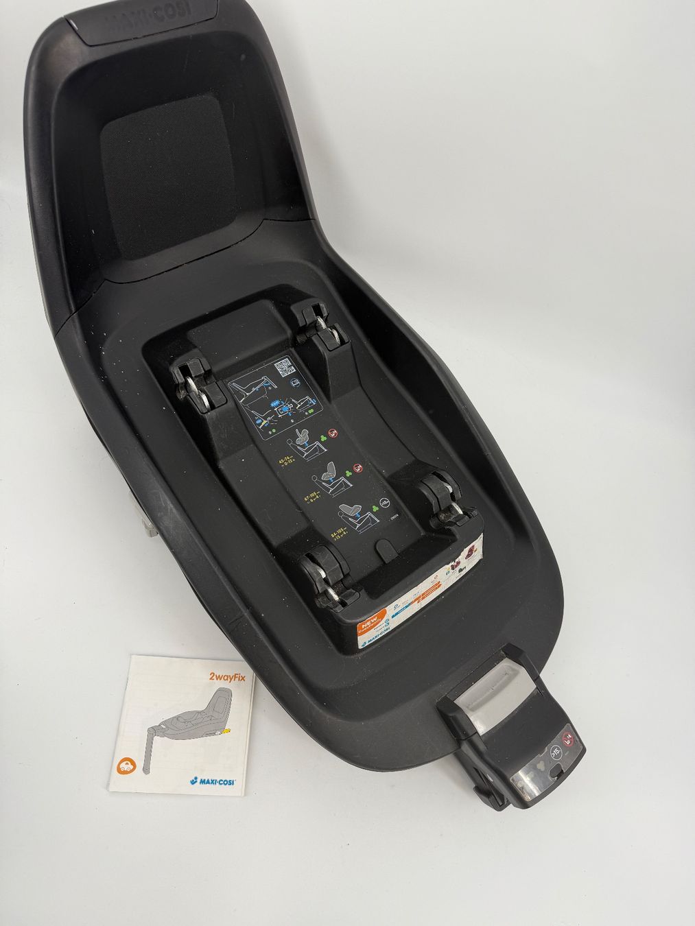 Maxi-Cosi Seggiolini per auto: Maxi Cosi Babyschale Pebble Plus mit Isofix Station – Usato da Auenstein venduto da moin. 1