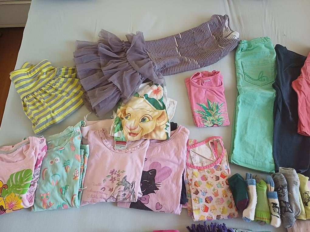 Lotti & Set di vestiti: Riesiges Mädchen Kleiderset Gr.128, ca. 53 Teile. – Usato da Fehraltorf venduto da Sato01 3