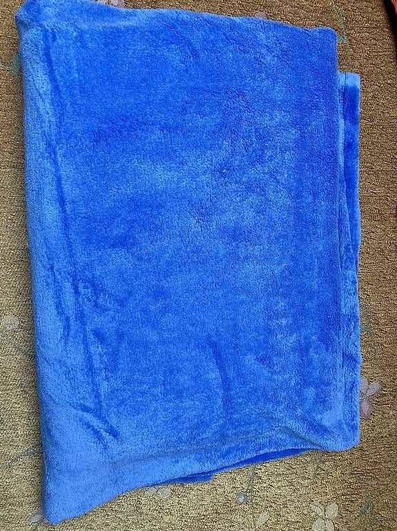 Coperte: Couverture pour lit de couple 1 – Usato da Romanel sur Lausanne venduto da salvatorino01