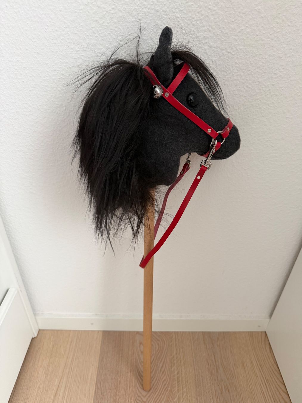 Jouets: Hobby Horse "Theodor" mit Halfter – D'occasion à Dietlikonn par hif_k6tq 1