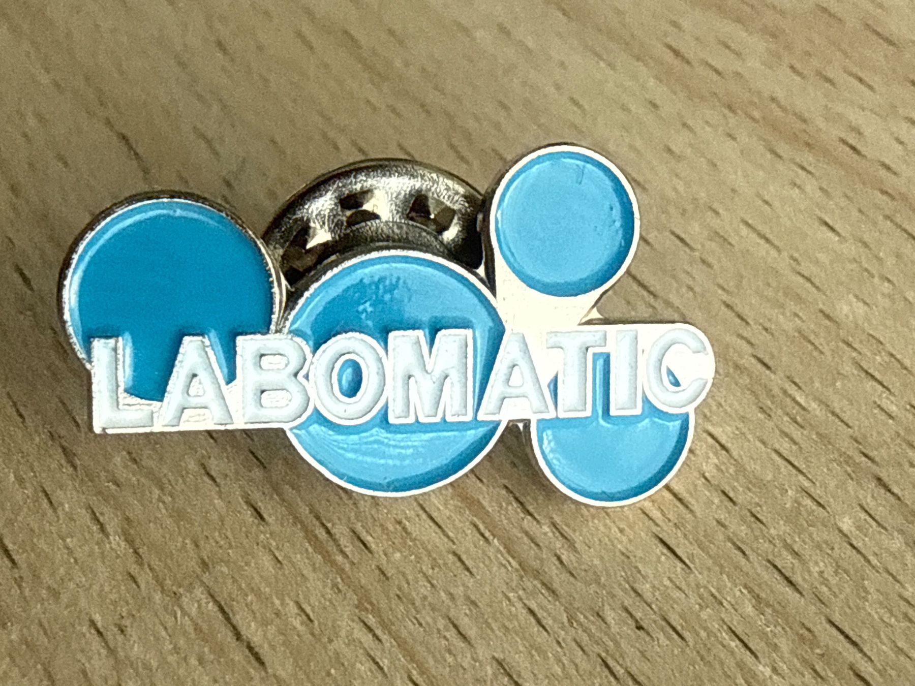 Plaquettes & Badges: Pin  Labomatic – D'occasion à Glattbrugg par Schweigmatt