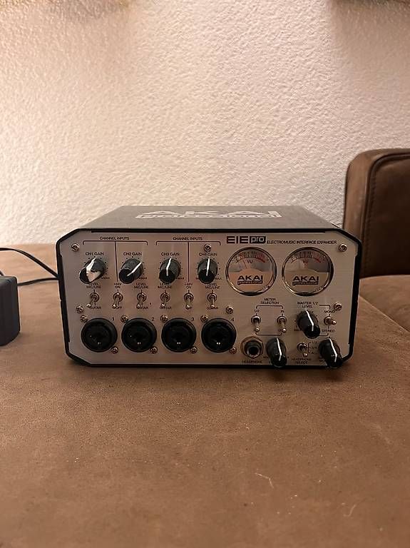 Focusrite Attrezzatura per studi di registrazione: Interface Akai EIE Pro (selten) – Usato da Spiegel b. Bern venduto da enzominor9 1