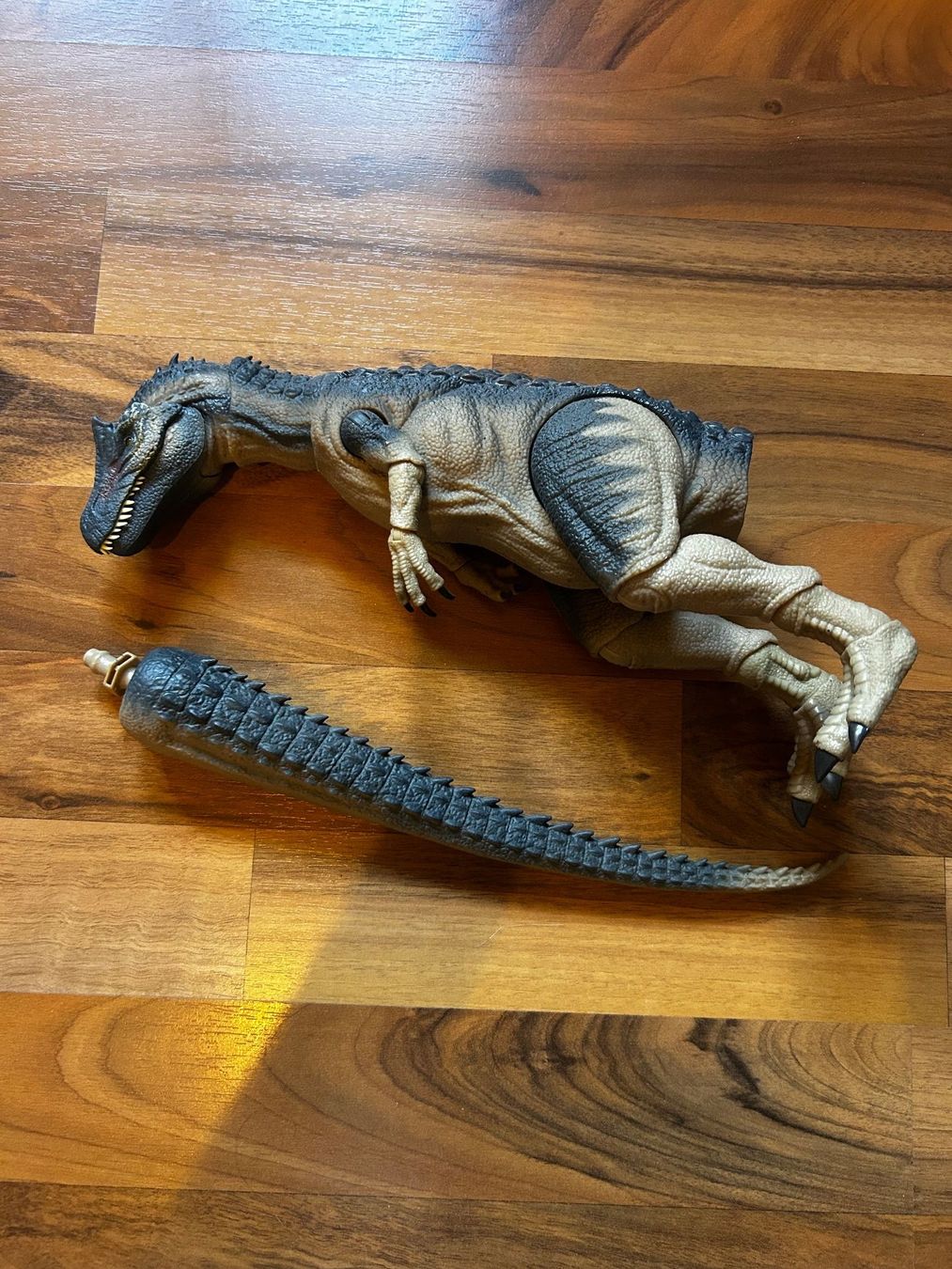 Statuette: allosaurus hammond collection – Nuovo (secondo la descrizione) da Bouveret venduto da sev_qj7l