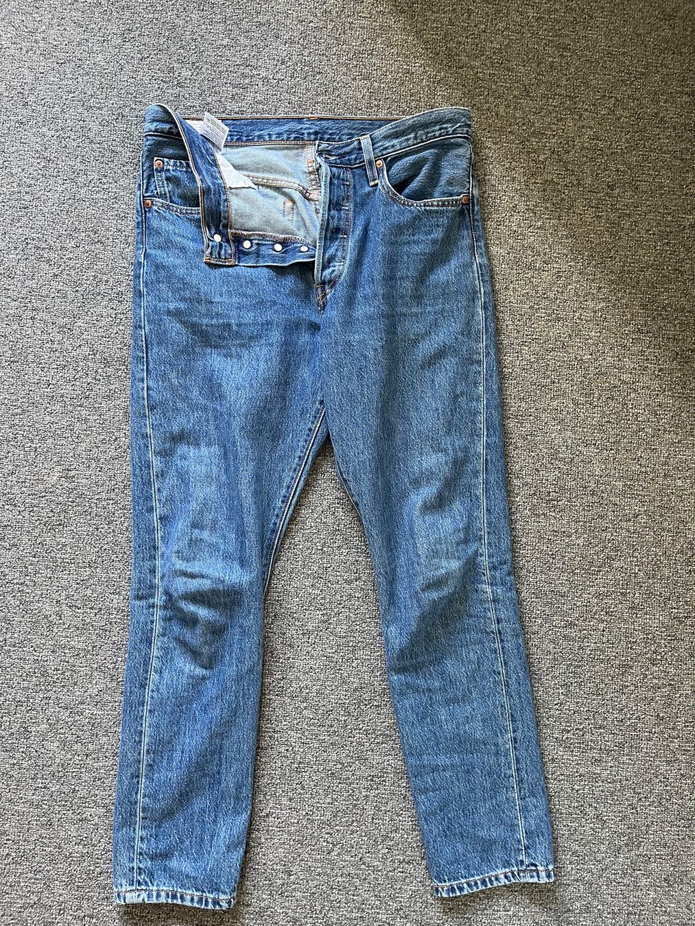 Levi's Jeans: Levi's Jeans – Usato da Gondiswil venduto da kaj_26vz