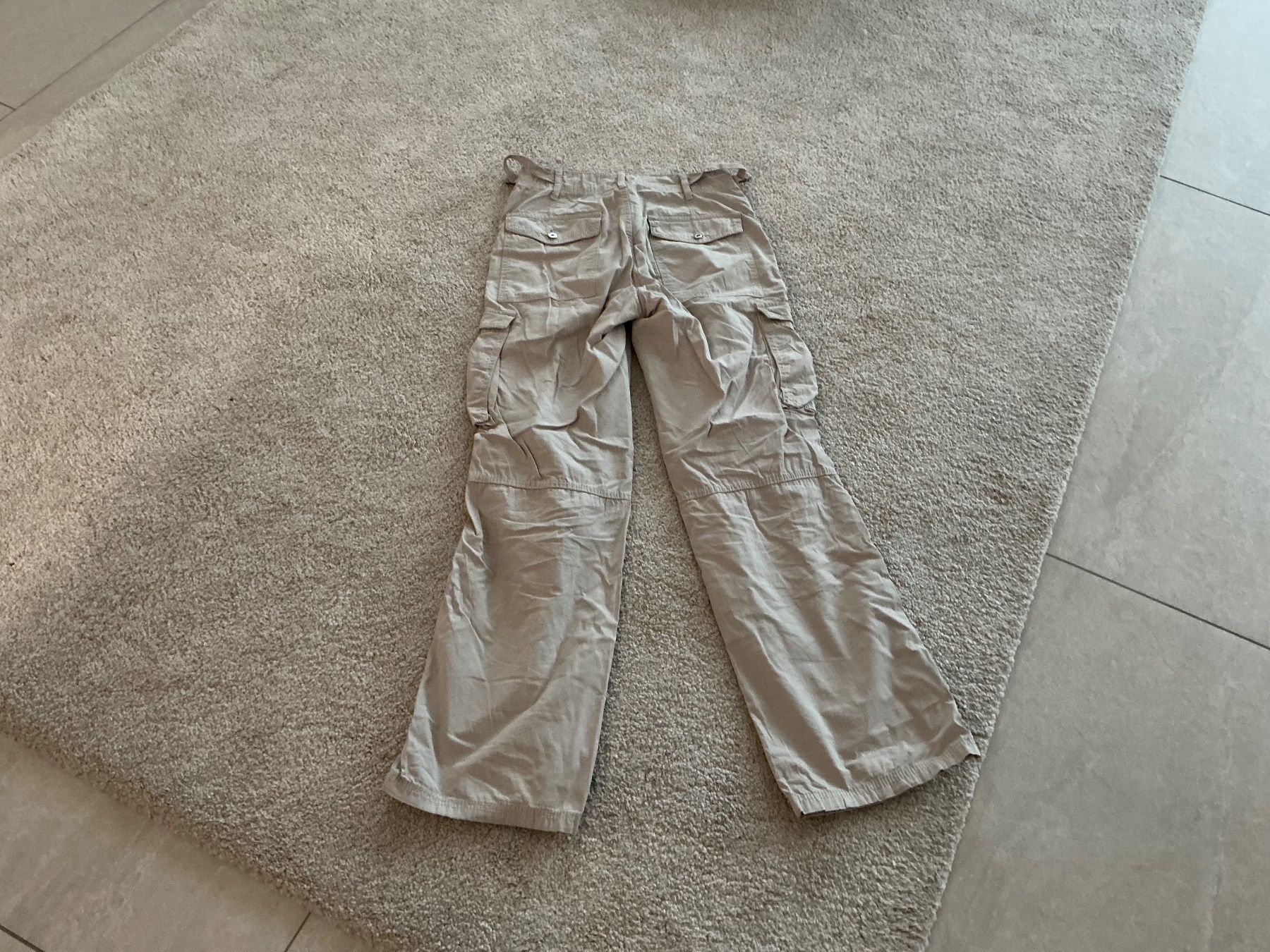 Bershka Pantaloni: Coole Cargo Hose, Beige, Grösse 38 - – Usato da Würenlos venduto da Chicca2004 1