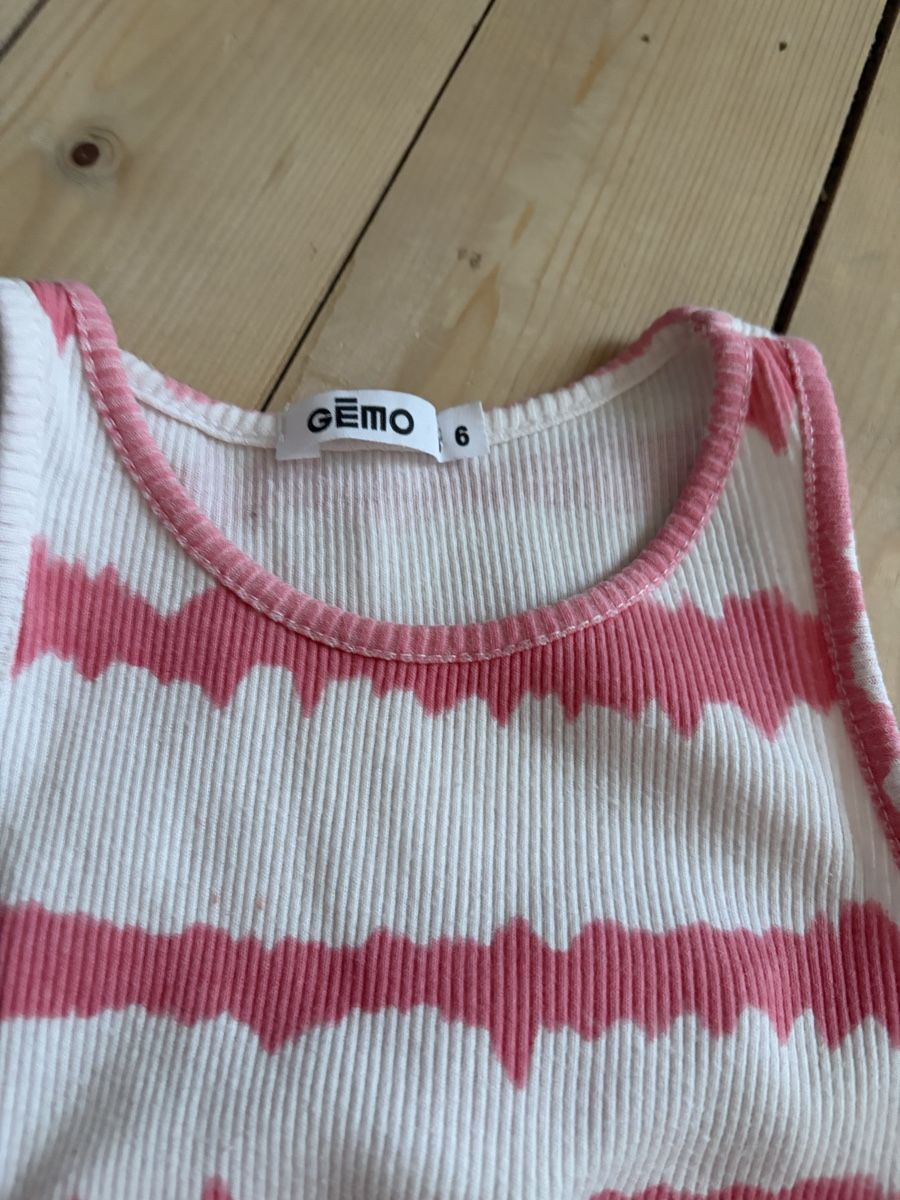 Vestiti & Gonne: Robe rayée rose et blanc, taille 116 – Nuovo (secondo la descrizione) da Sion venduto da Nelsonkatz 1