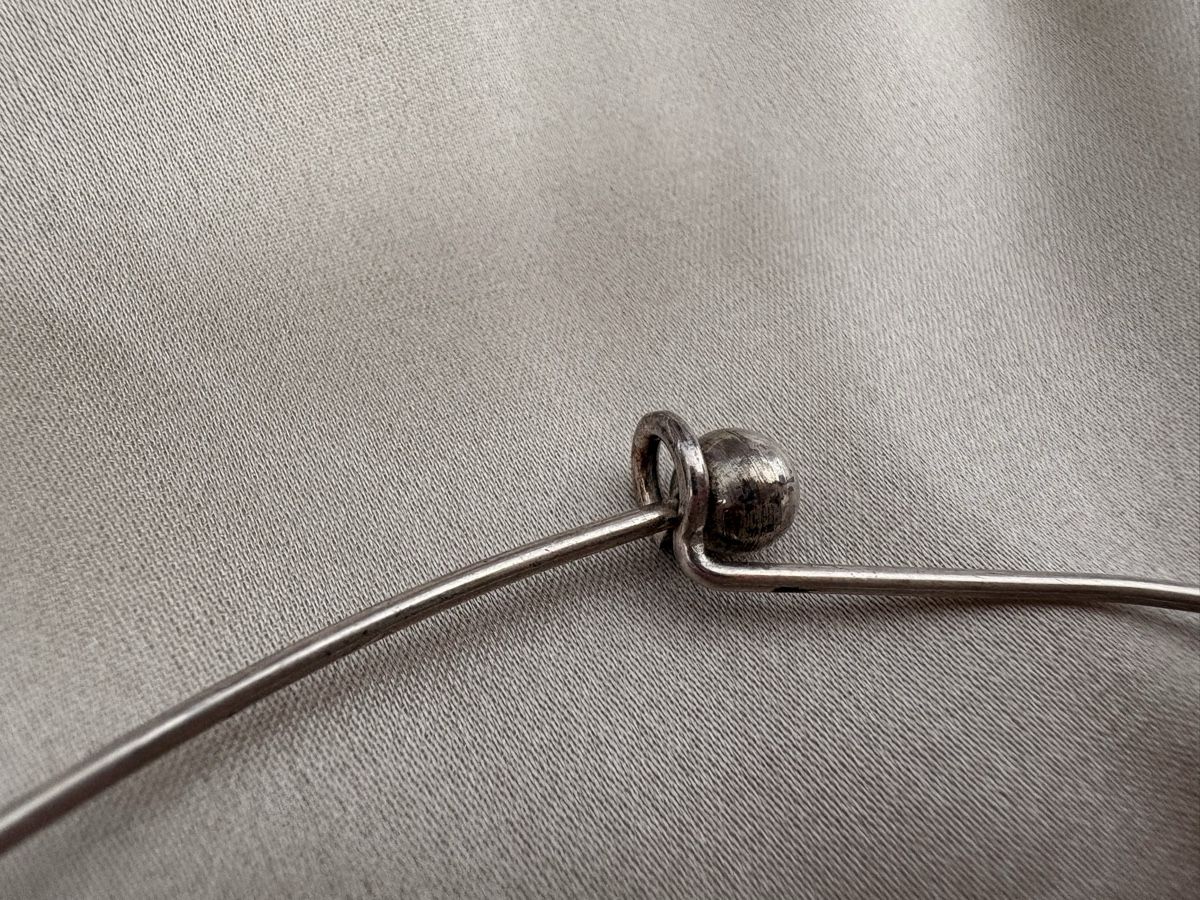 Catenine: Halsreif Silberfarben mit schwarzen Glasperlen – Usato da Zürich venduto da CICI-CuratedVintage 2