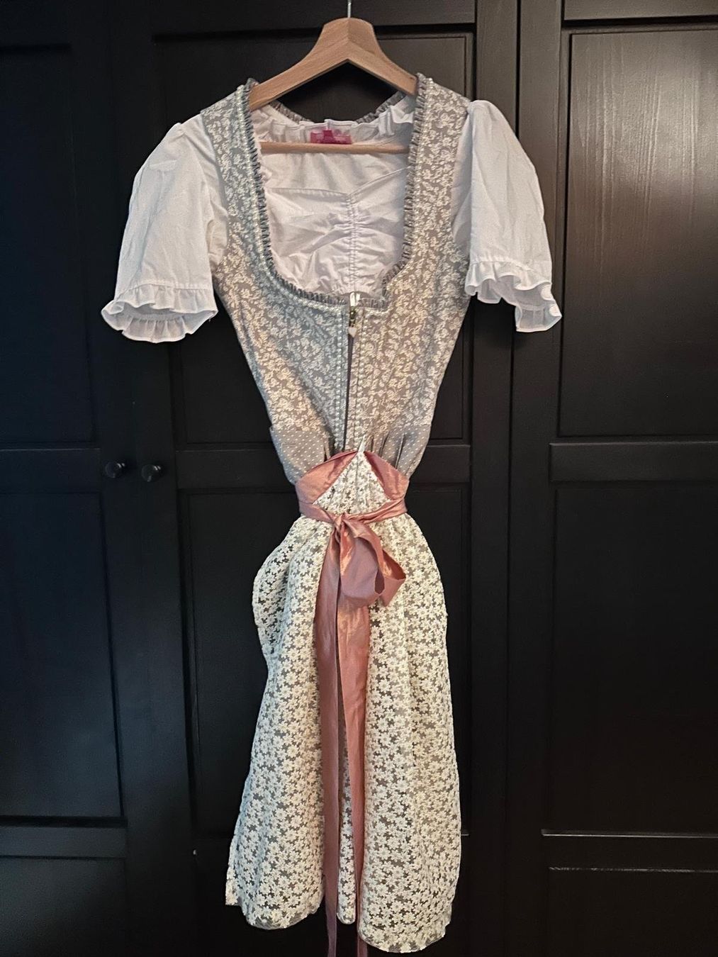 Krüger Kleider: Alpenfee Dirndl Gr. 34 mit Krüger Bluse – Gebraucht aus Zürich von holzhuesler 1