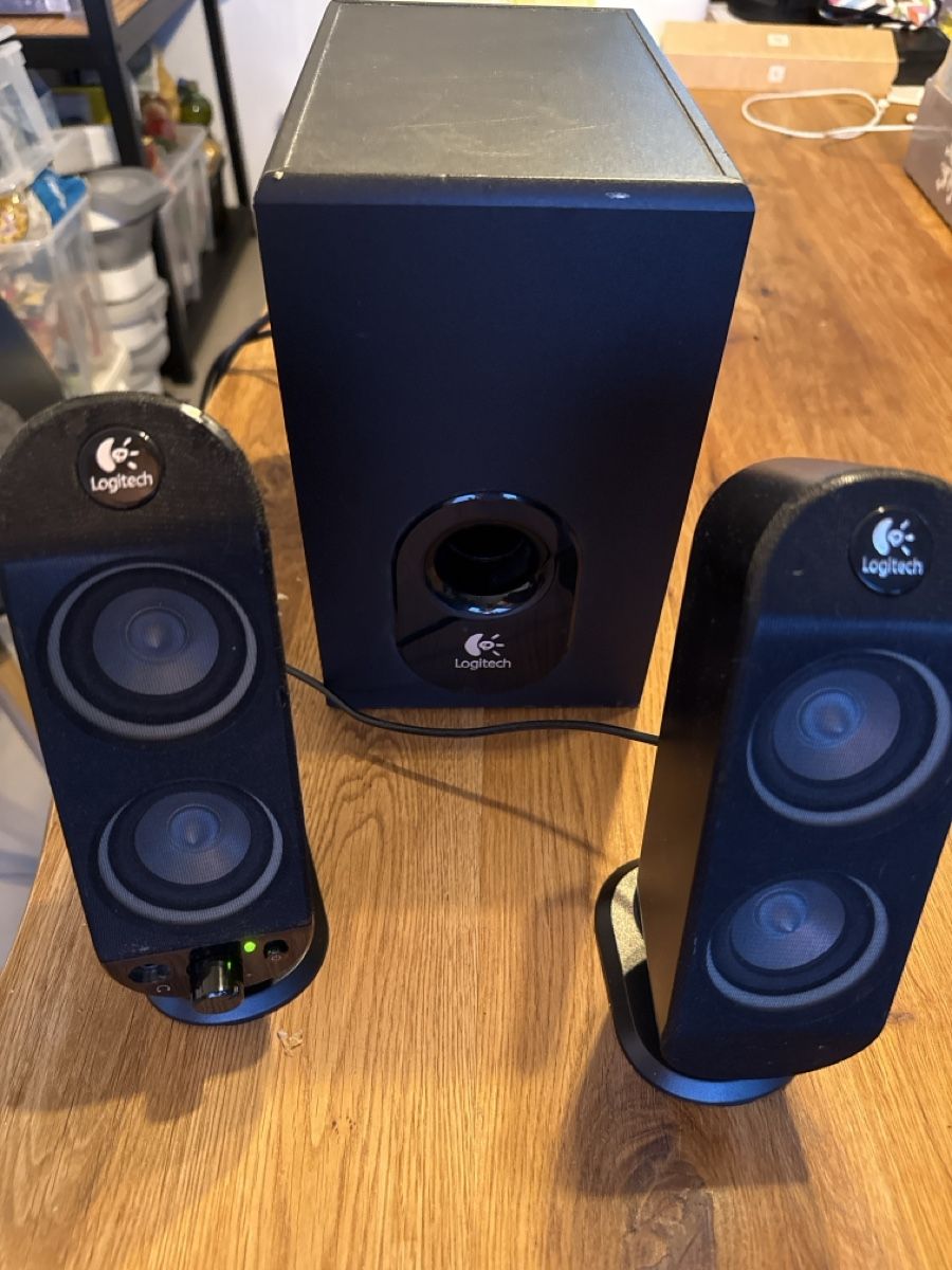 Logitech Casse acustiche: Logitech X-230 2.1 PC-Soundsystem für Bastler oder Ersatz – Difettoso da Wabern venduto da MLPYAQ1027