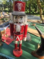 Klassischer Holz-Nussknacker – Roter Gardist
