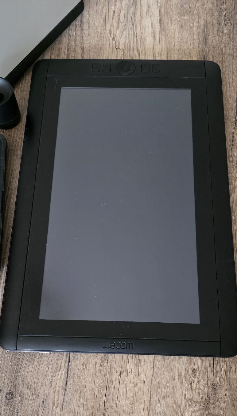 Wacom Tablet PC: Wacom Cintiq 13HD Creative Pen & Touch Display – Gebraucht aus Zürich von Ferrarista62 1