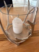 Laterne aus Metall und Glas