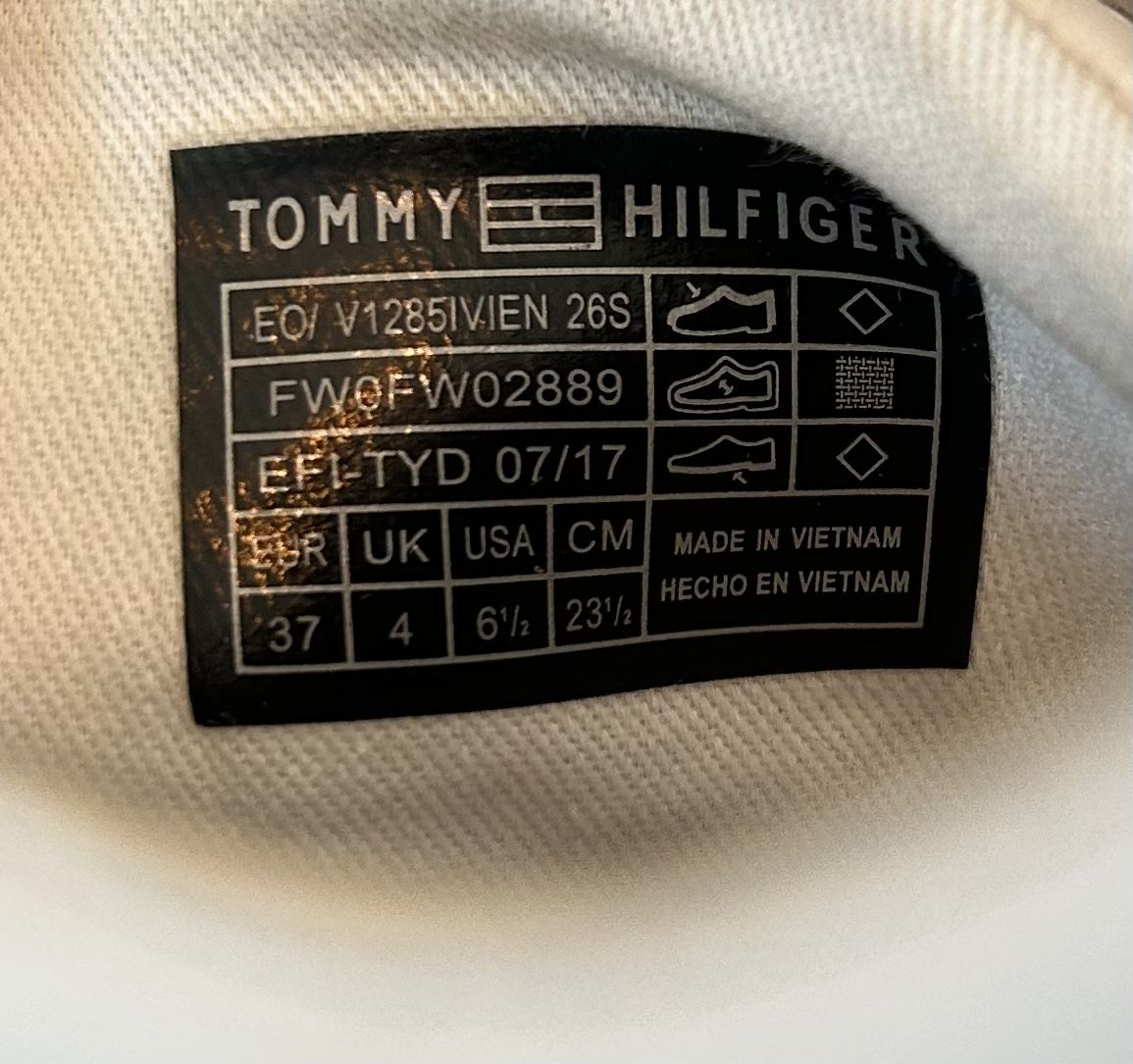 Tommy Hilfiger Damenschuhe: Tommy Hilfiger Sneaker Grösse 37 Weiss – Gebraucht aus Schwarzenbach SG von bienchen22 4