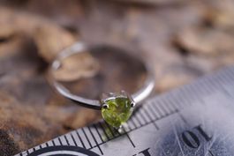 Olivin  Herz  Variable Grösse   Ring   – Räumung  ab 1.-