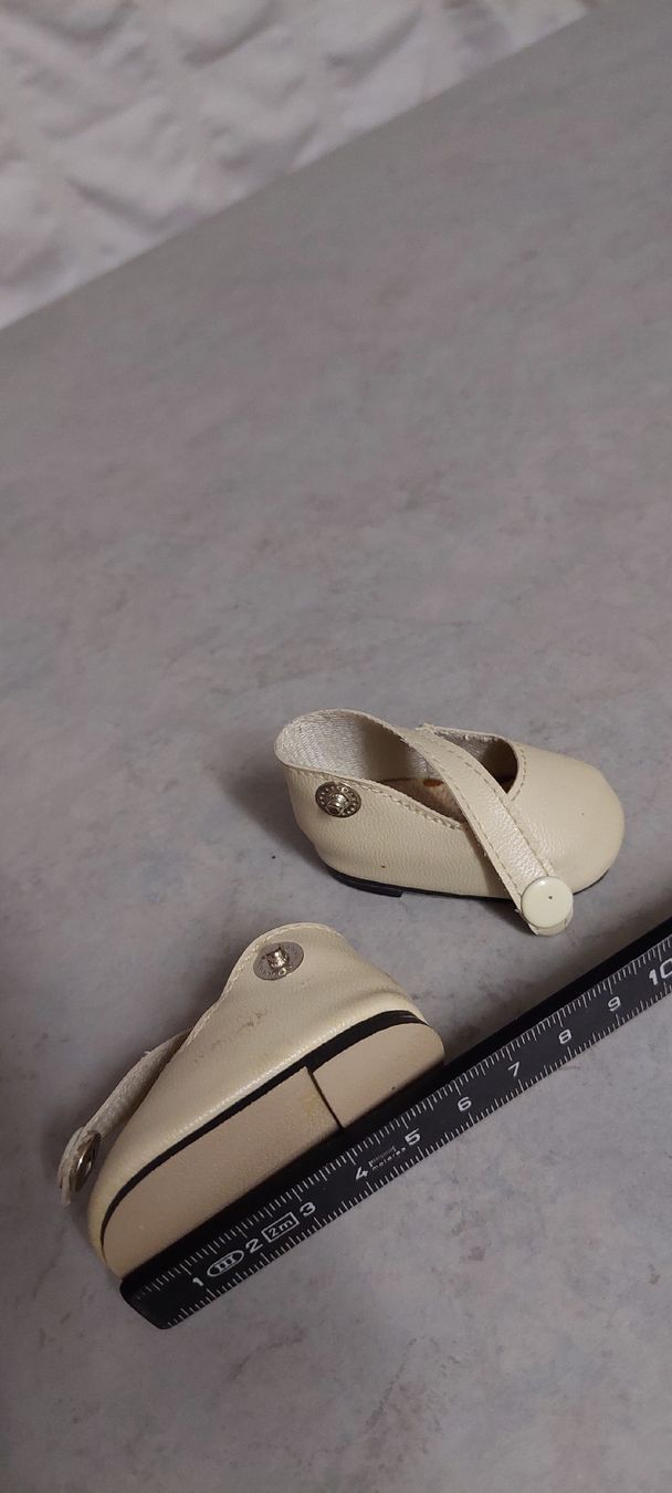 Puppen: 5Paar Puppenschuhe – Gebraucht aus Muri AG von nindo1 6