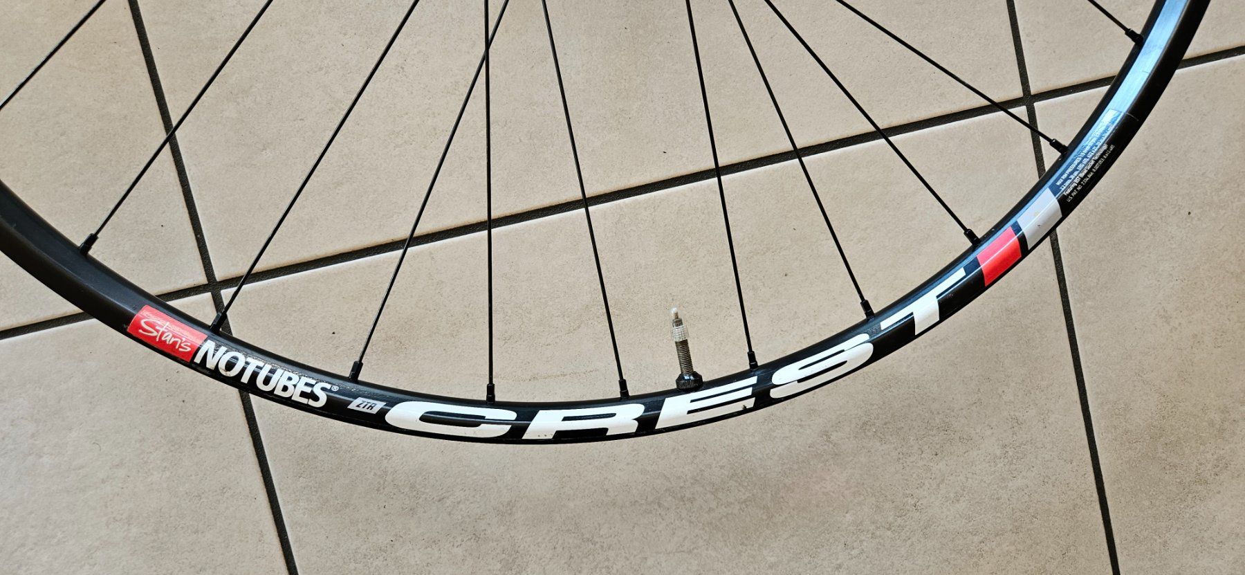 Cerchioni: Felgen Crest Stan`s, Bremsscheiben Ashima, Kasette Sram – Usato da Trachslau venduto da Daniel12766 1