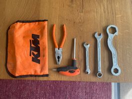 KTM Werkzeugtasche mit Inhalt