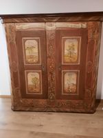 Antiker Schrank mit Malerei - vier Jahreszeiten, Top Zustand