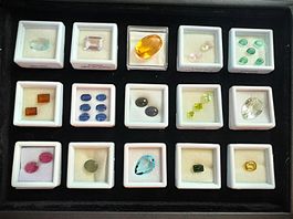 Coffret collection 30 gemmes 78.64 ct - Valeur 2'833.- Fr