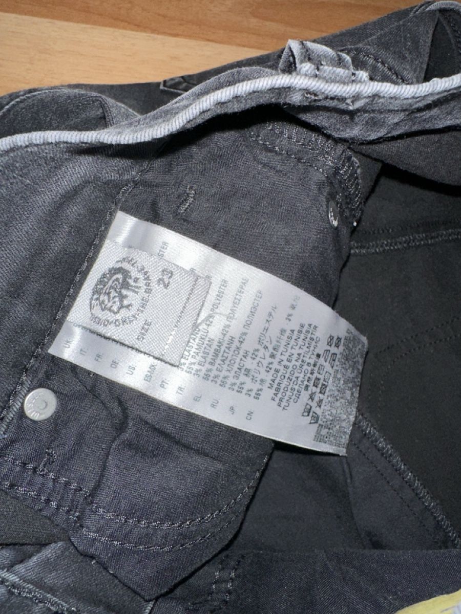 Diesel Jeans: Diesel Jeans D-Roisin, Gr. 23  – Usato da St. Gallen venduto da mai_zpt7 2