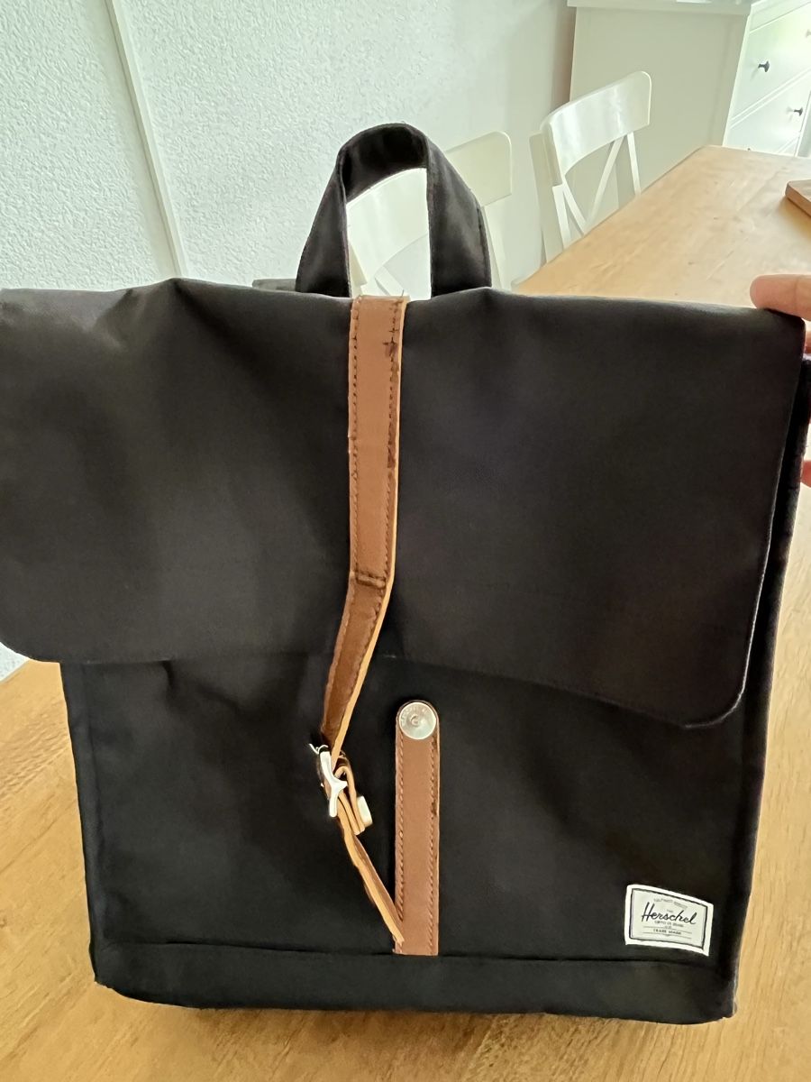Herschel Sacs à dos: Herschel Tagesrucksack – D'occasion à Herrenschwanden par Kamel1