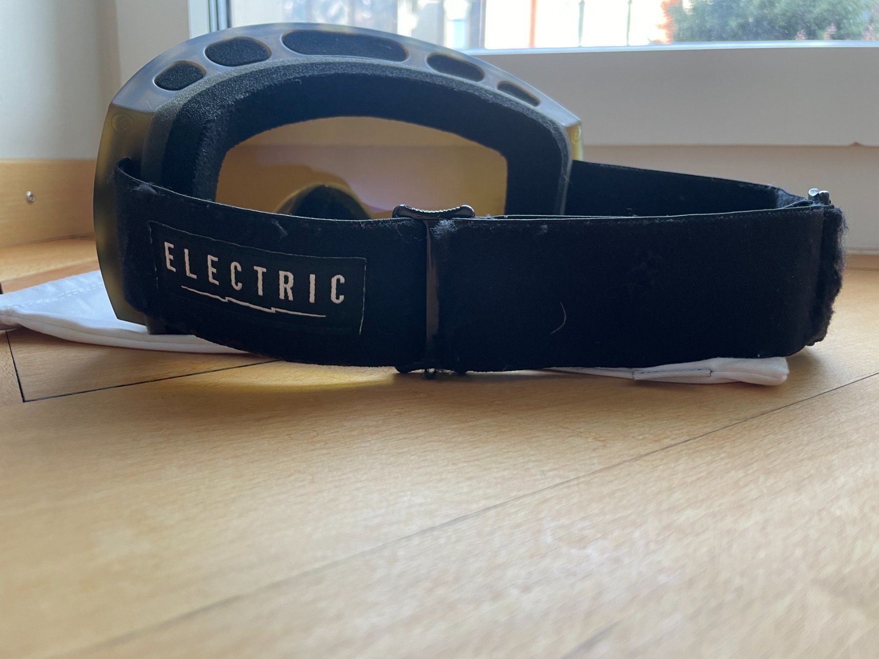 Occhiali & Lenti: Tolle Goggle von Electric | Leo Optik mit grossem Glas – Usato da Chur venduto da adien 4