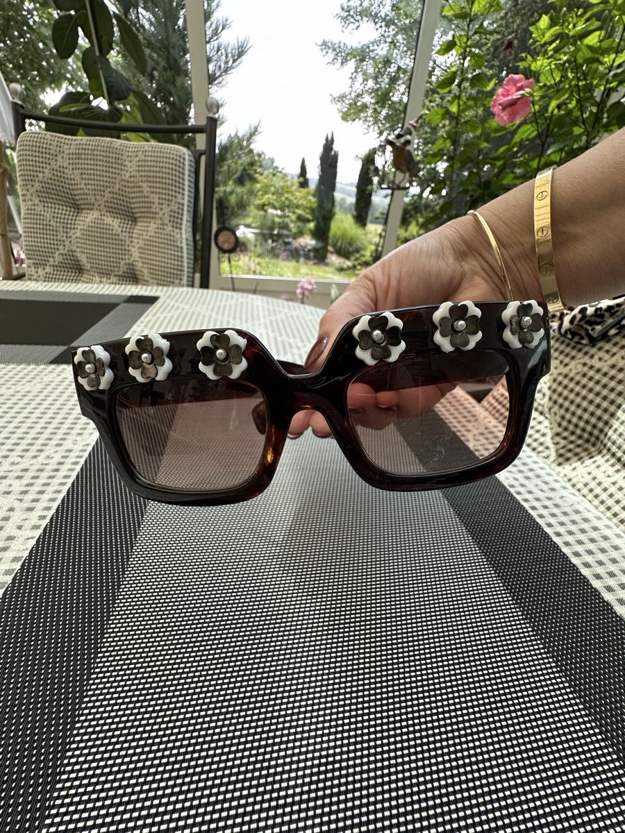 Occhiali & Lenti: Vintage Sonnenbrille mit Blumenmuster – Usato da Luzern venduto da ariazalea 3