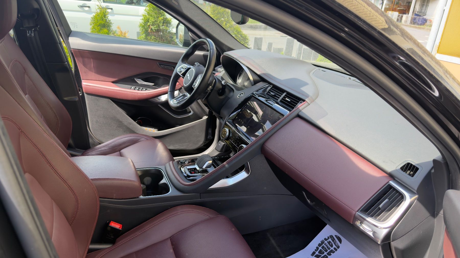 Jaguar Autos: JAGUAR E-Pace I3 PHEVE P300e R-Dynamic – D'occasion à Matten b. Interl par rob_d5pb 3