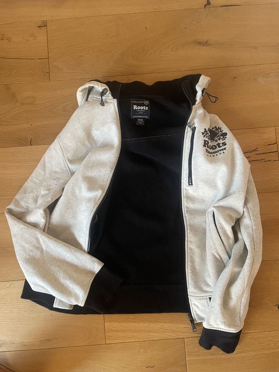 Maglioni & Felpe: Roots Canada Hoodie, Grösse M – Usato da Aarberg venduto da Mama_Lulu 4