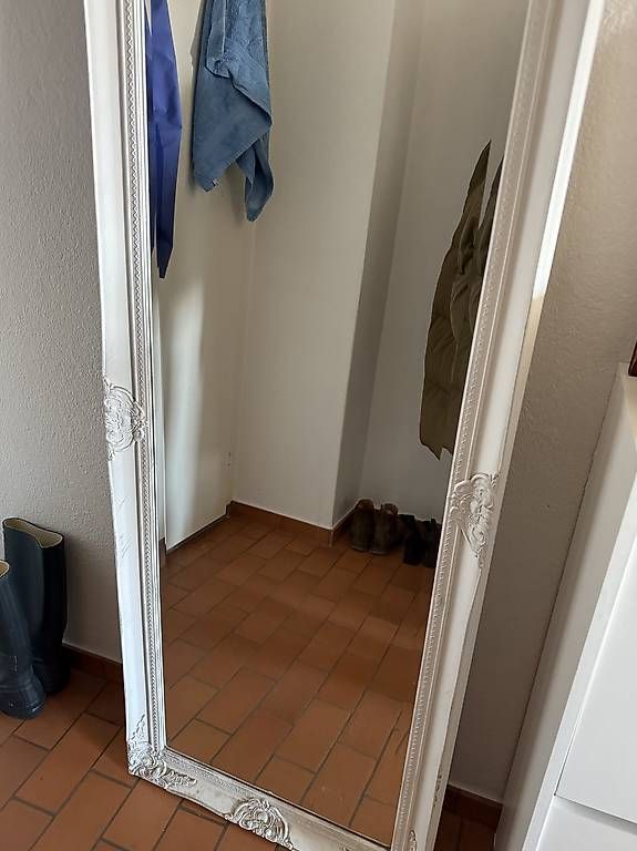 Specchi: Spiegel weiss mit Stuckrahmen – Usato da Zürich venduto da Angela_Chloe 1