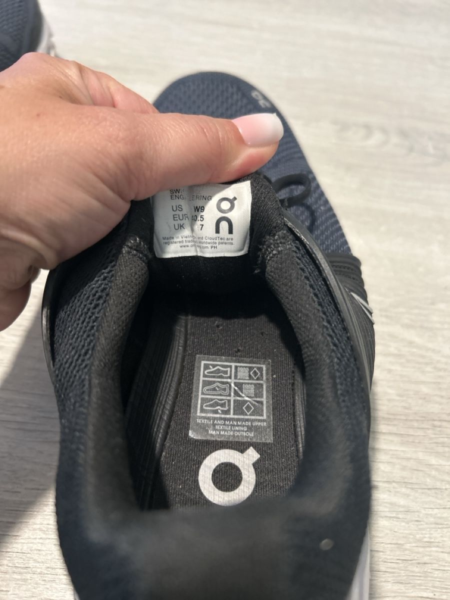 On Scarpe da uomo: ON Cloud Laufschuhe  Grösse 40.5 – Usato da bülach venduto da Marinas1 3