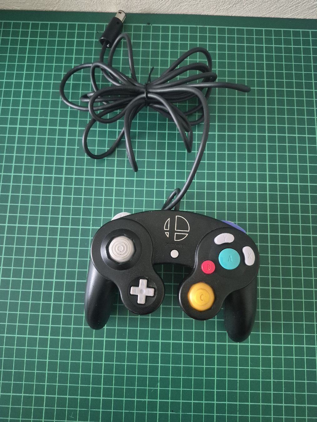 Nintendo Controller: Nintendo GameCube Controller Super Smash Bros Edition – Gebraucht aus Meyrin von Retro-GZ
