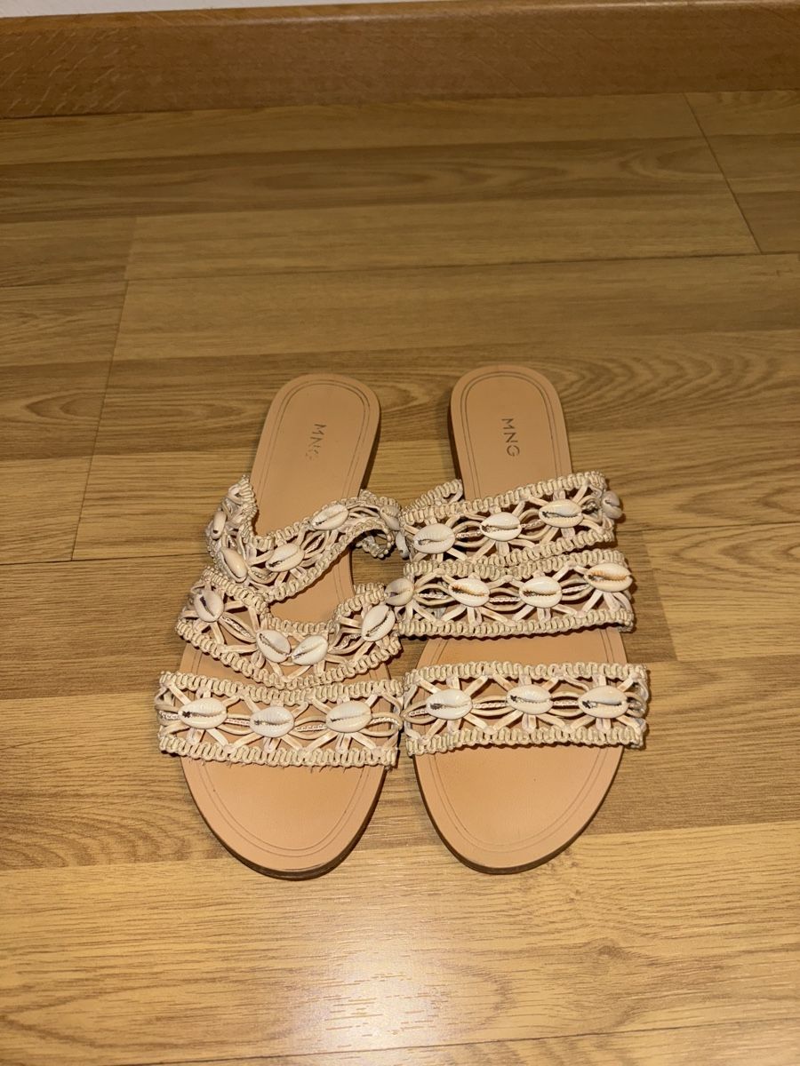 Mango Scarpe da donna: Sandalen/Pantoletten mit Muscheln – Usato da Zürich venduto da alexandragarcia1