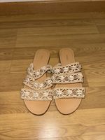 Mango Pantoletten / Sandalen mit Muscheln