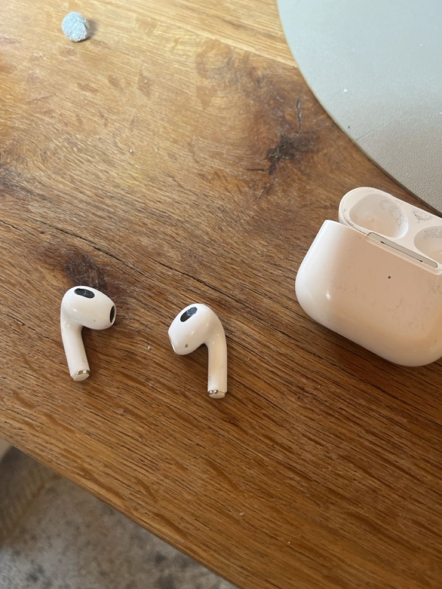 Apple Cuffie: Apple AirPods 3. Generation mit Ladecase gebraucht – Difettoso da Visp venduto da Dini113 1