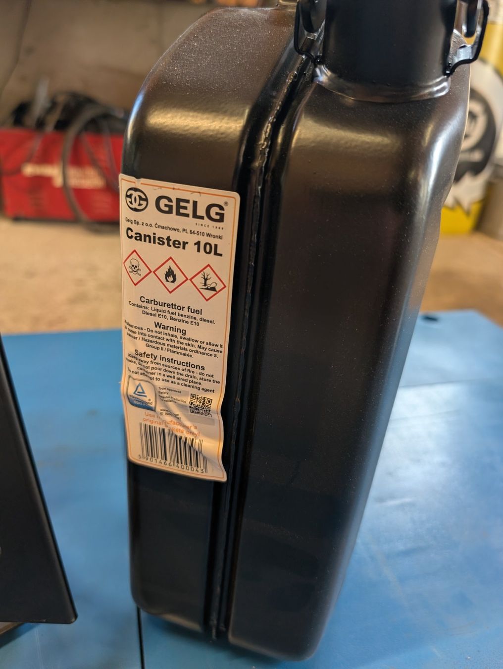 Benzinkanister: 10l Benzinkanister mit Halter – Neu (gemäss Beschreibung) aus Hinwil von Maxman02 3