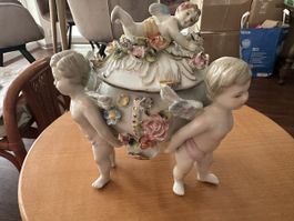 Schöne Bonbobiere im Rococco Stil