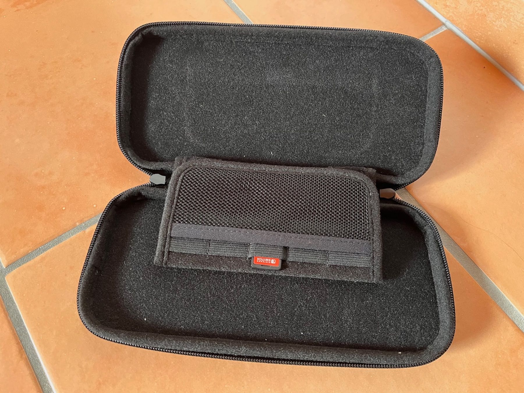 Nintendo Konsolen: Nintendo Switch OLED – Gebraucht aus Eclépens von meegogeem 1
