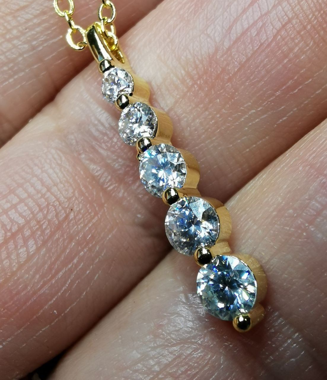Ketten: Collier avec diamants de moissanite de 0,77 ct GRA – Neu und originalverpackt aus Reconvilier von Tsma67 5