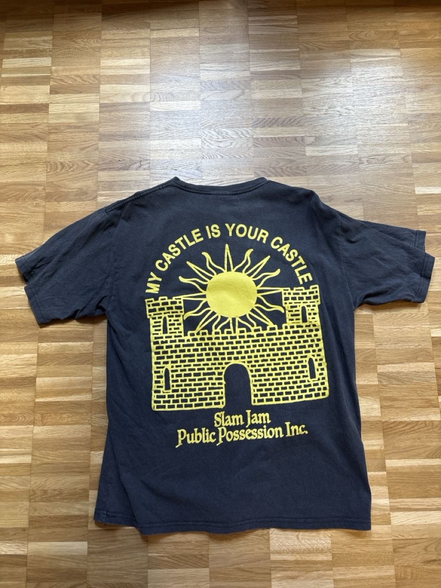 T-shirt: Public Possession T-Shirt – Usato da Zürich venduto da lou_tk2w 3