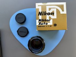 Nikon Nikkor 85mm f/1.8 HC
