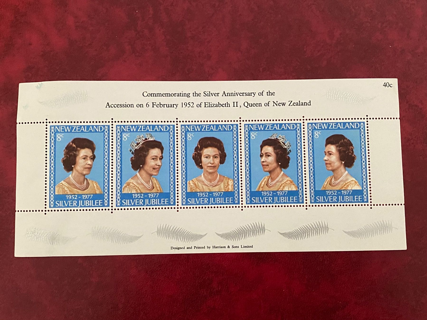 Tutti i francobolli: Bloc timbres - Reine Elizabeth – Nuovo (secondo la descrizione) da Petit-Lancy venduto da Solcarm