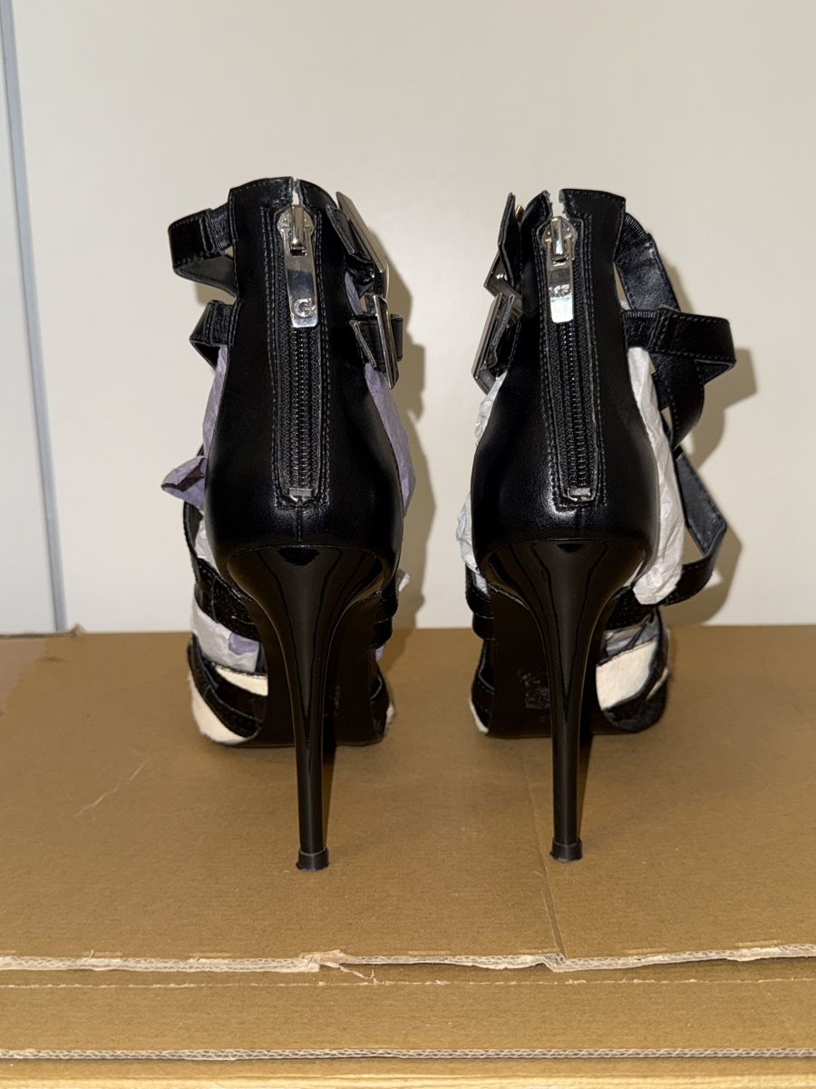 Guess Damenschuhe: SCHWARZ-WEISSE HIGH-HEELS GUESS – Gebraucht aus Schlieren von kle_dis 1