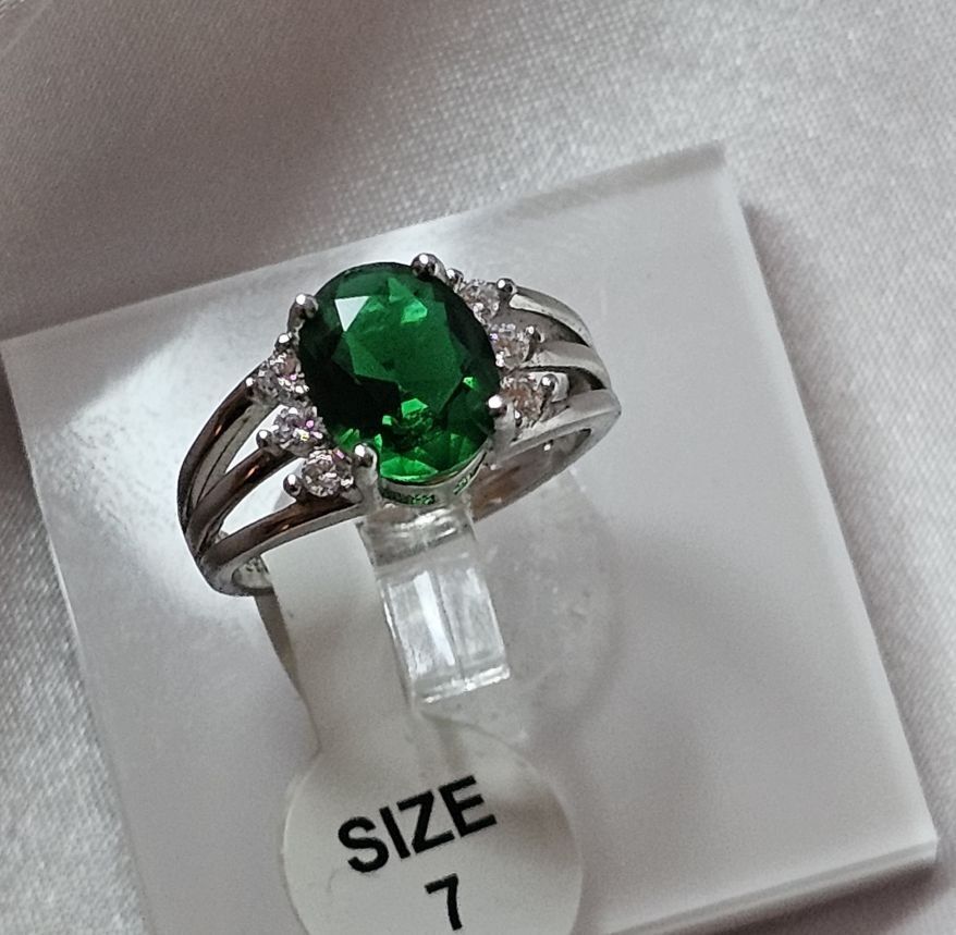 Ringe: Eleganter Ring mit grünem Stein, 925 versilbert Gr. 7 – Neu (gemäss Beschreibung) aus Grenchen von maretop 3