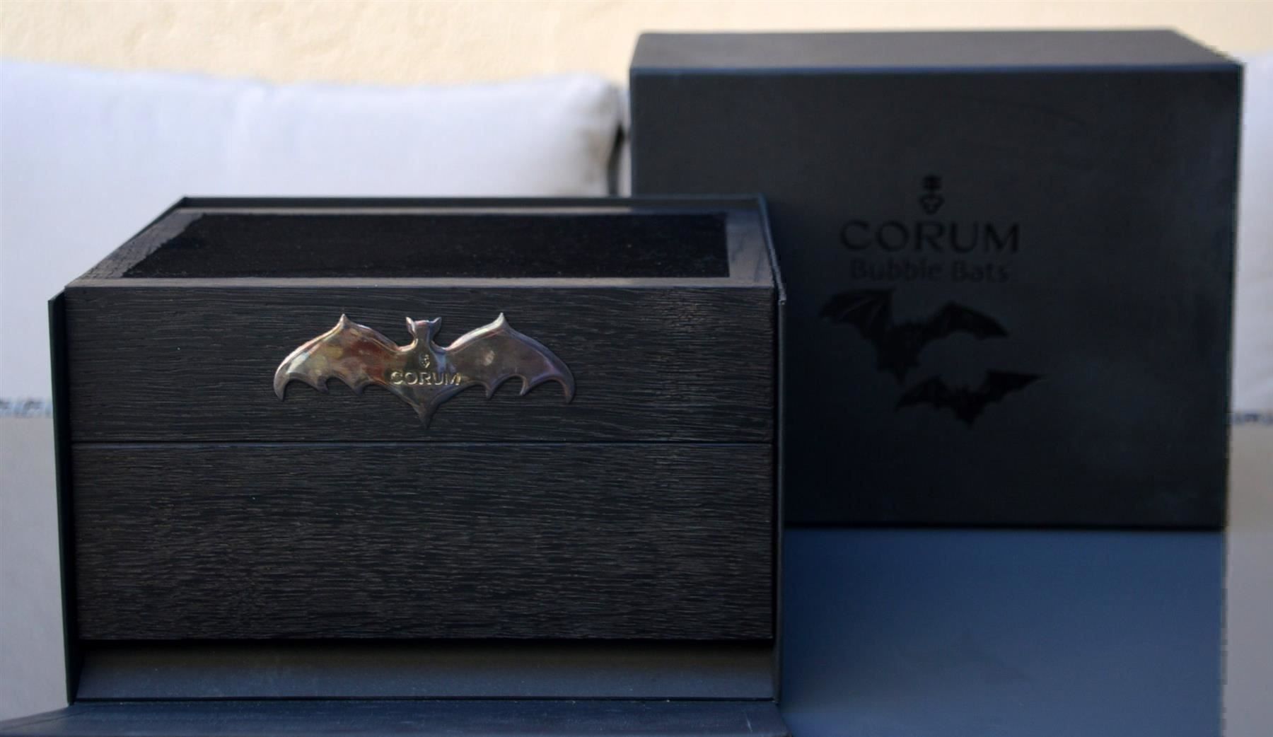 Corum Uhrenboxen: Uhrenbox / Boîte de montre Corum Bubble Bats Batman – Gebraucht aus Collonges von Auganien 5