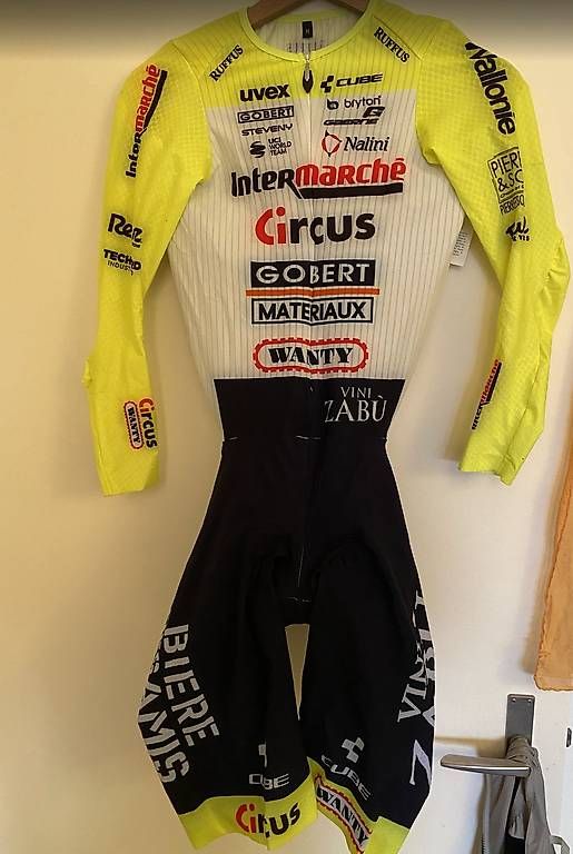 Pantaloni: Profi Fahrradhose/ Outfit – Usato da Basel venduto da Huuii