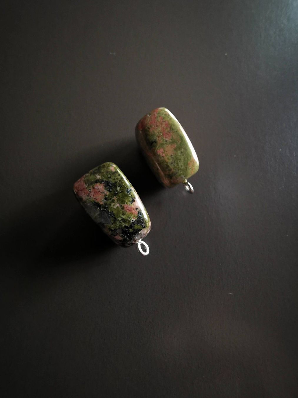 Ciondoli: 2 PENDENTIFS EN JASPE – Usato da Carouge GE venduto da nat_fc8l