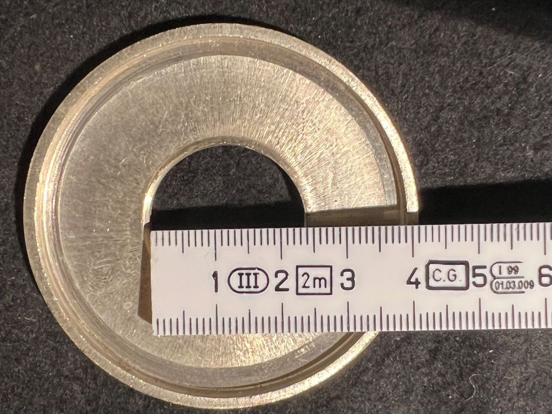 Ringe: Messing Ring mit Aussendurchmesser 6.5 cm und 3/4“ Gewinde – Gebraucht aus Niederrohrdorf von ledergerber 1