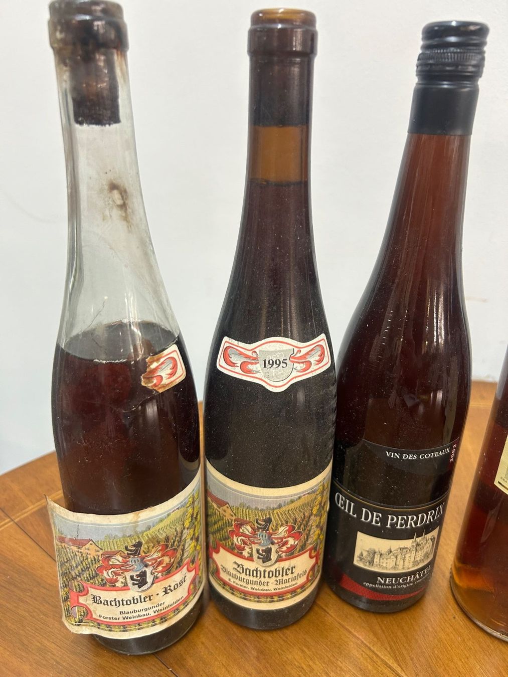 Wein: 10 Flaschen Rose-/ Weisswein – Gebraucht aus Zürich von Levelart 3