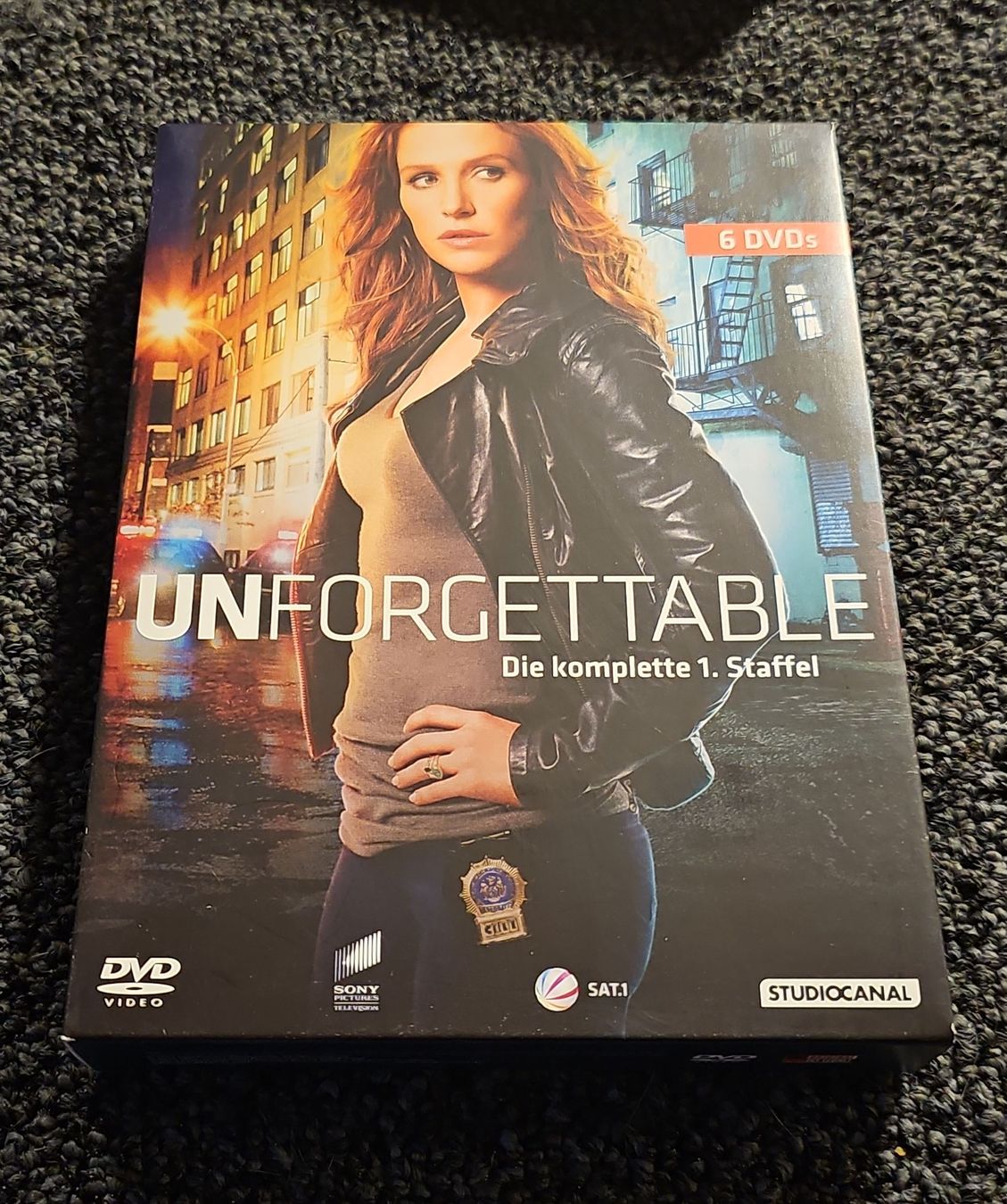 Tutti i DVDs: Unforgettable - Die komplette 1. Staffel – Usato da Ruswil venduto da jan_bxl5